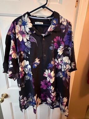 Tommy Bahama Black Floral Short-Sleeve Button-Up with Purple & White Blooms